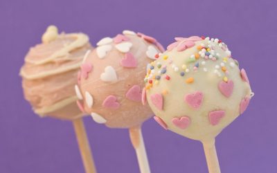 Looking For A Sweet And Easy Treat? Try This Festive Marshmallow Pops Recipe!